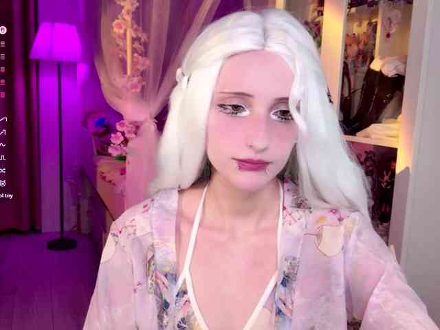 MiraJade webcam