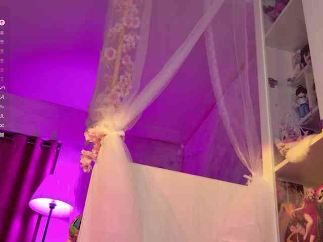 MiraJade webcam