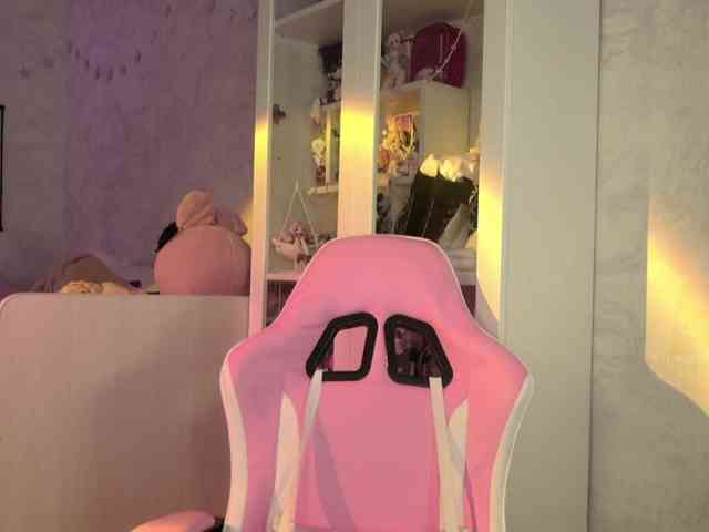 MiraJade webcam