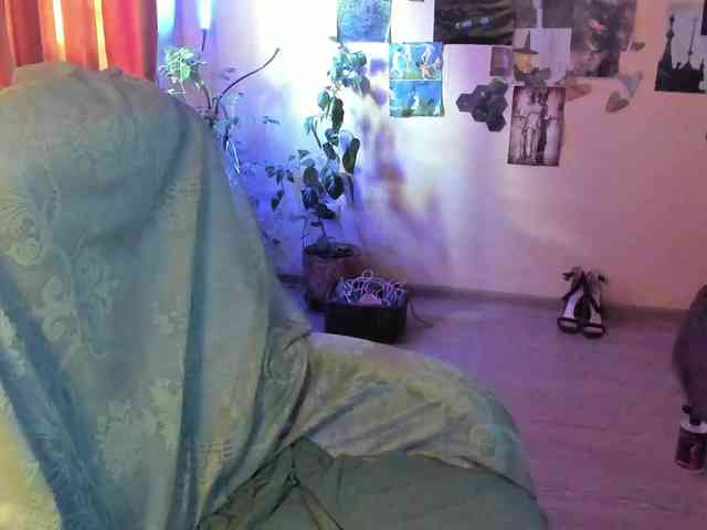 TemptingFable webcam