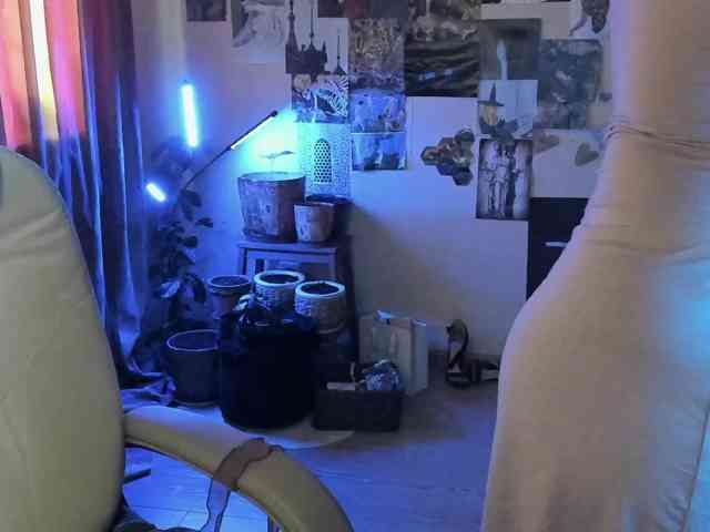 TemptingFable webcam
