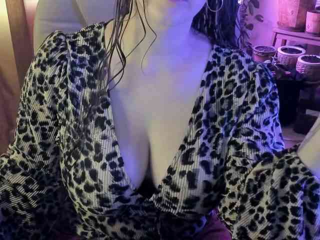 TemptingFable webcam