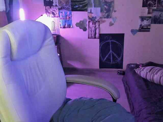 TemptingFable webcam