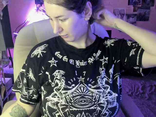 TemptingFable webcam