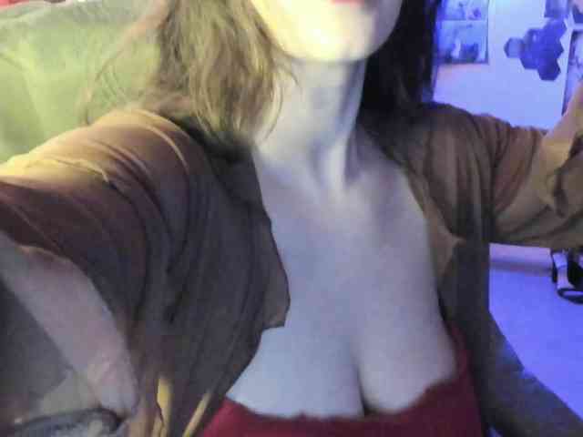 TemptingFable webcam