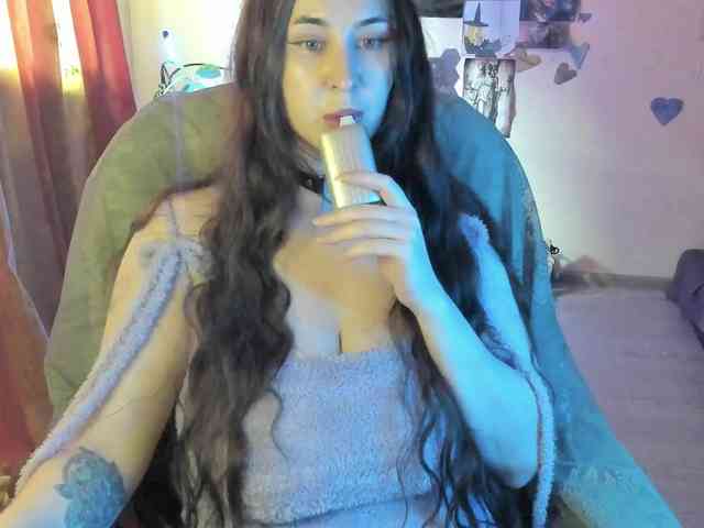 TemptingFable webcam
