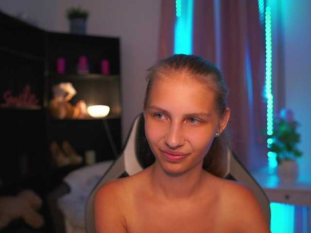 emmiemurray live cam on BongaCams