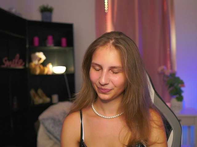 emmiemurray live cam on BongaCams