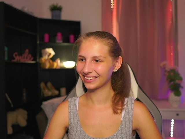 emmiemurray live cam on BongaCams