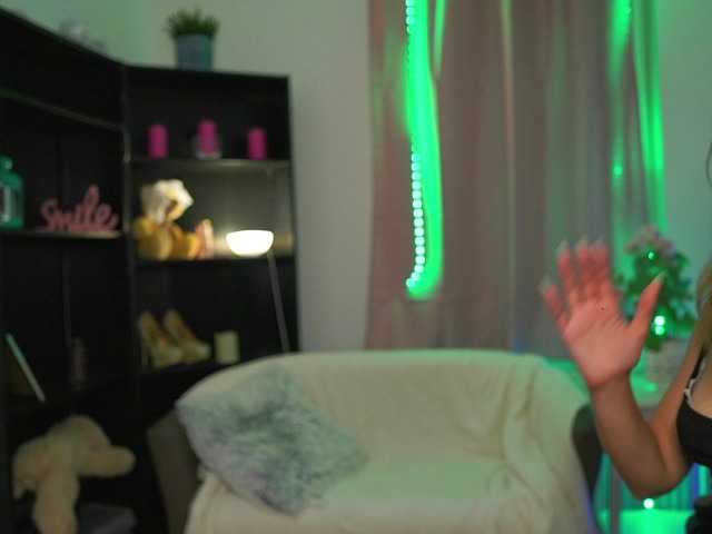 emmiemurray live cam on BongaCams