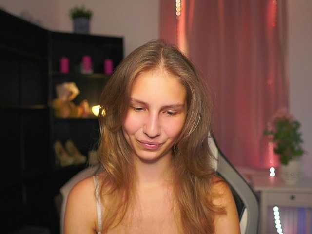 emmiemurray live cam on BongaCams