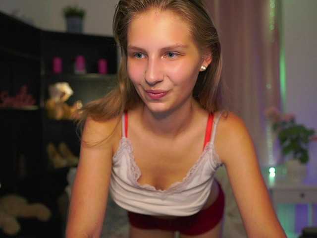emmiemurray live cam on BongaCams