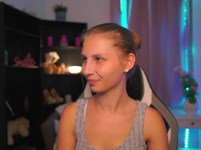 emmiemurray live cam on BongaCams