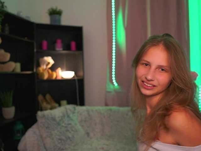 emmiemurray live cam on BongaCams