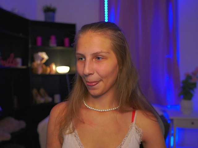 emmiemurray live cam on BongaCams
