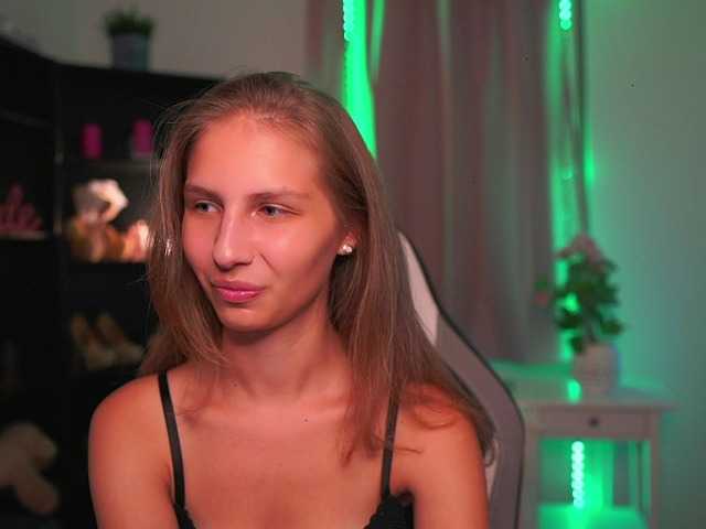 emmiemurray live cam on BongaCams