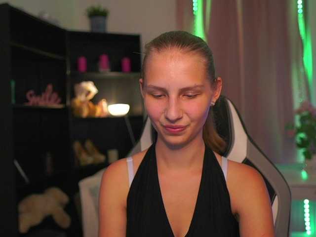 emmiemurray live cam on BongaCams