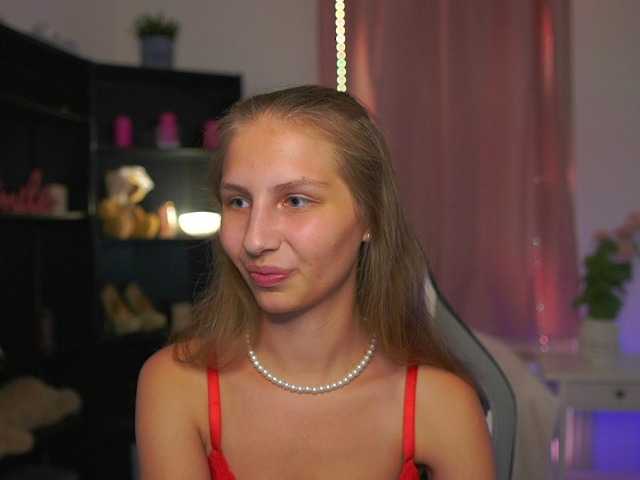 emmiemurray live cam on BongaCams