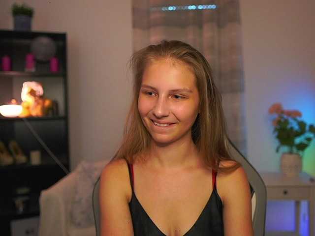 emmiemurray live cam on BongaCams