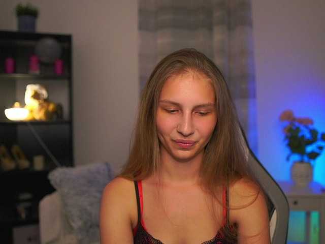 emmiemurray live cam on BongaCams