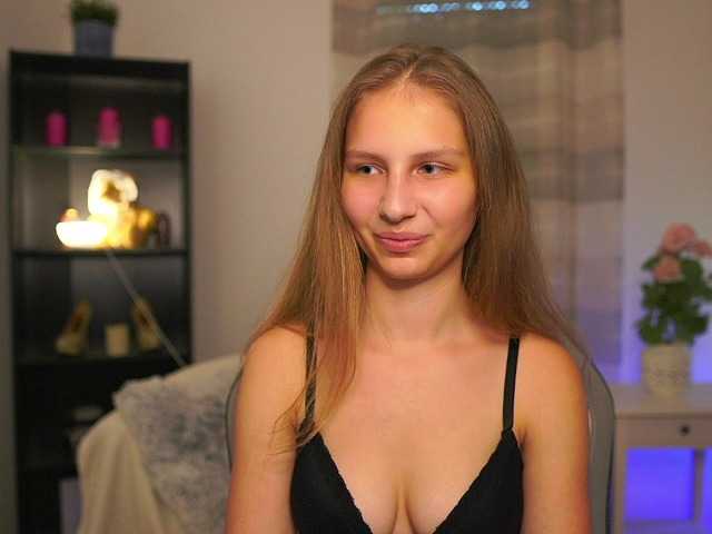 le modèle emmiemurray est en webcam porno dans un show sur le site bongacams, il possède les tags suivants: White/Caucasian,Blonde,Trimmed