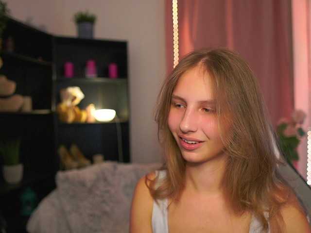emmiemurray live cam on BongaCams