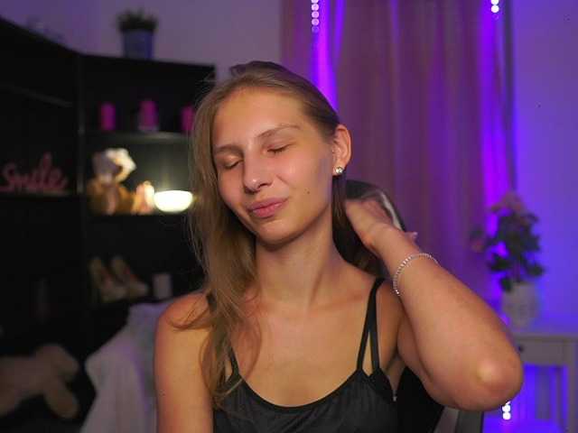 emmiemurray live cam on BongaCams