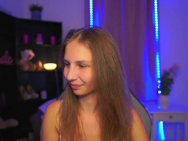emmiemurray live cam on BongaCams