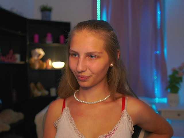 emmiemurray live cam on BongaCams