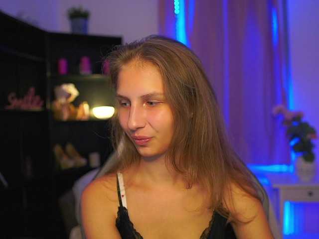 emmiemurray live cam on BongaCams