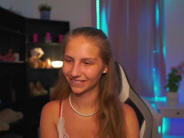 emmiemurray live cam on BongaCams