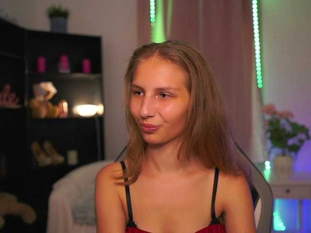 emmiemurray live cam on BongaCams