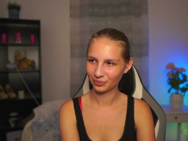 emmiemurray live cam on BongaCams