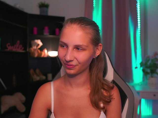 emmiemurray live cam on BongaCams