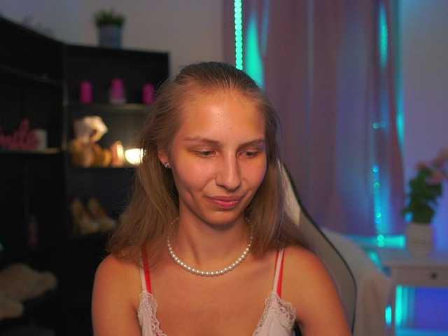 emmiemurray live cam on BongaCams