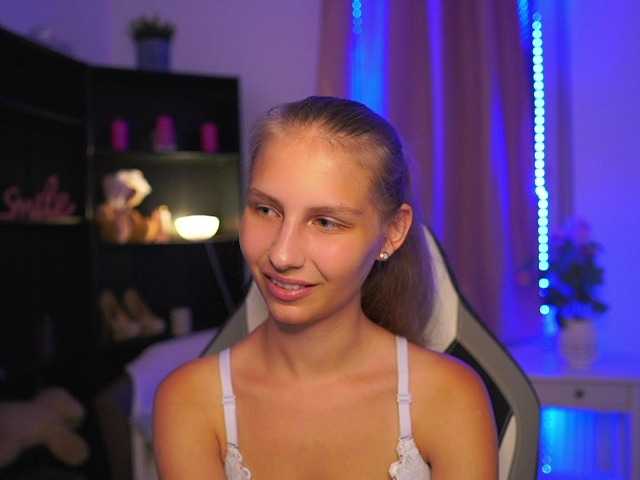 emmiemurray live cam on BongaCams