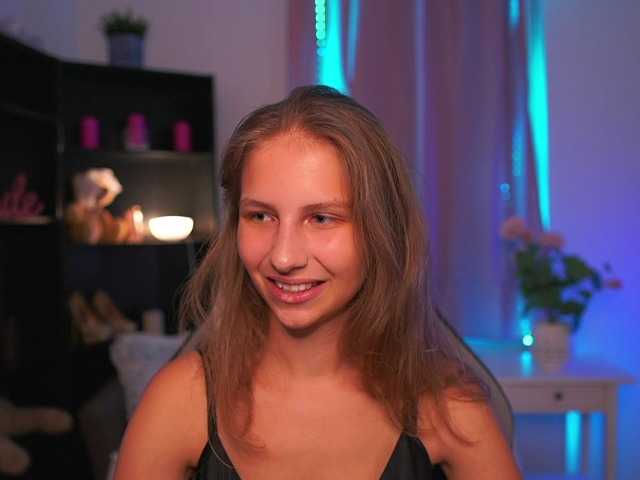 emmiemurray live cam on BongaCams