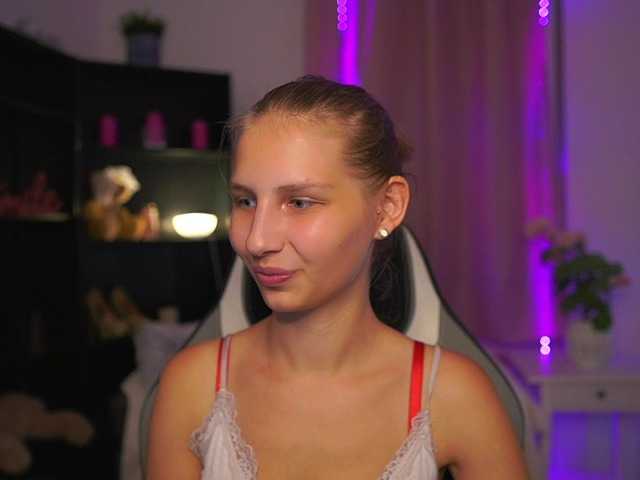 emmiemurray live cam on BongaCams