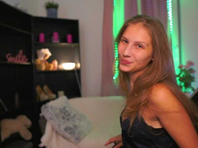 emmiemurray live cam on BongaCams