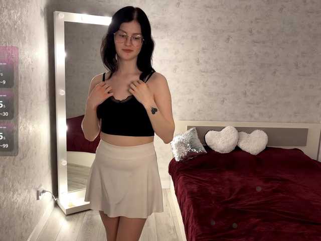 le modèle KittyNolick est en webcam porno dans un show sur le site bongacams, il possède les tags suivants: White/Caucasian,Brunette,Shaved