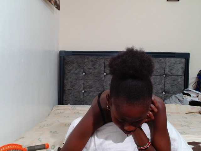 maxxinepetite live cam on BongaCams