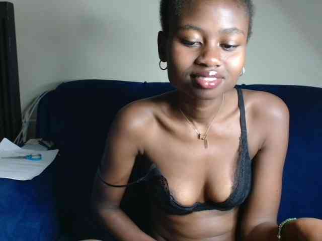 maxxinepetite webcam