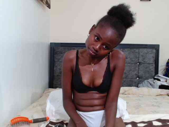 maxxinepetite webcam