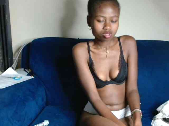 maxxinepetite webcam