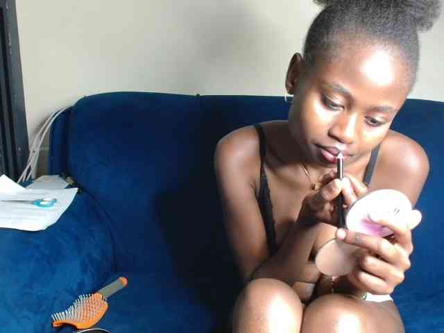 maxxinepetite webcam
