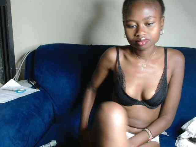 maxxinepetite webcam