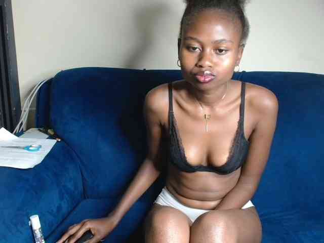 maxxinepetite webcam