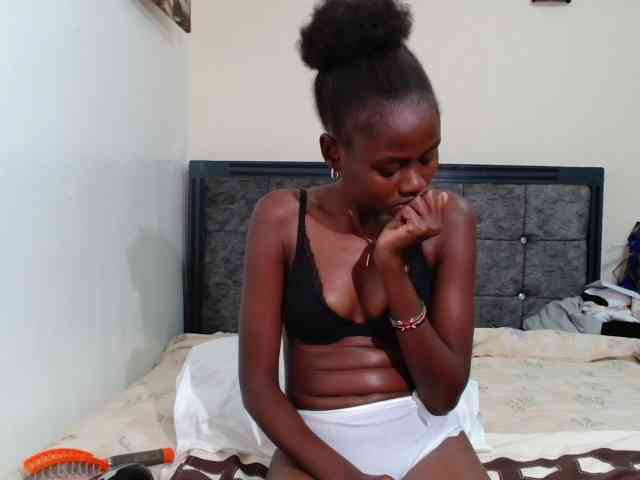 maxxinepetite webcam