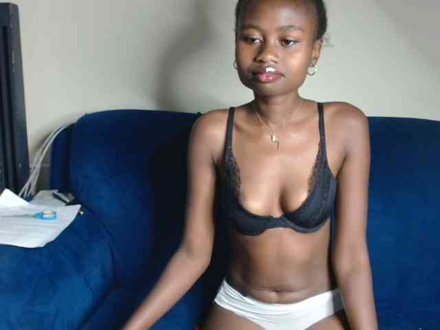 maxxinepetite webcam