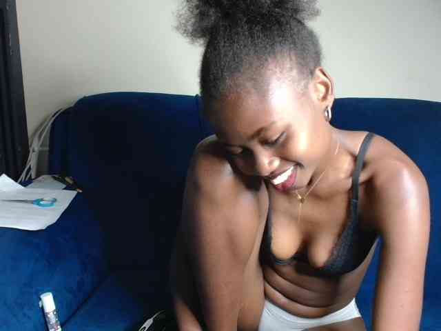 maxxinepetite webcam